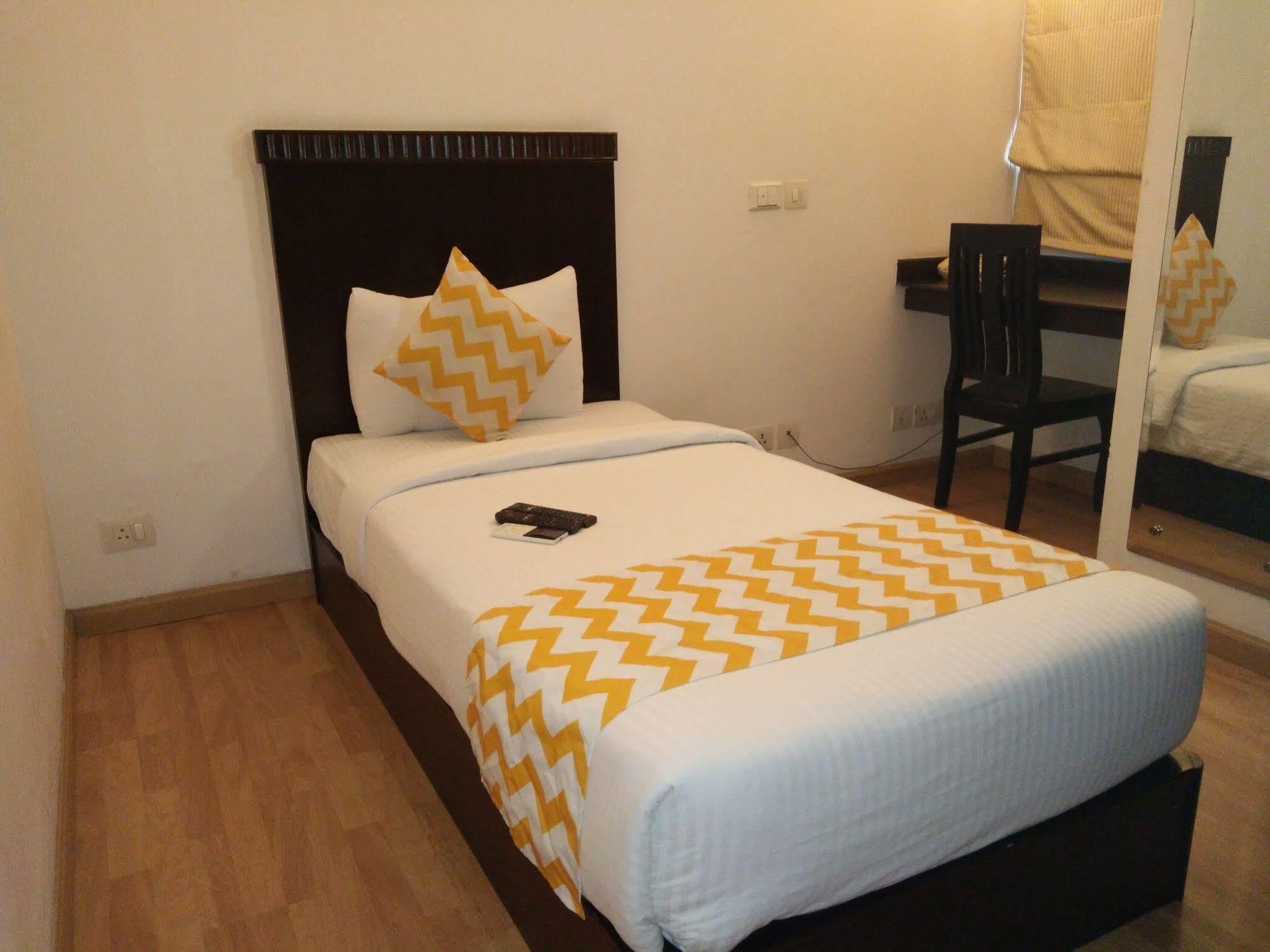 Hotel Mint Casa New Delhi Extérieur photo